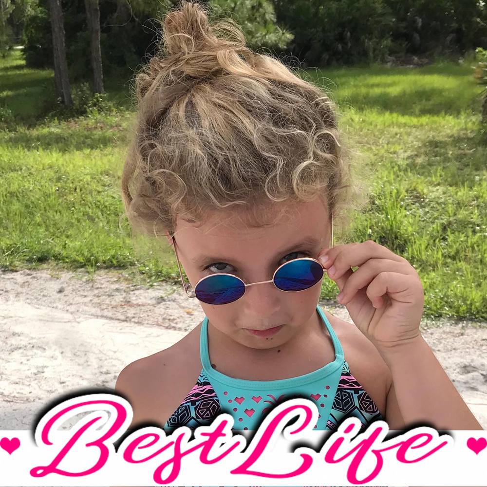 Meet your Posher, Eliza